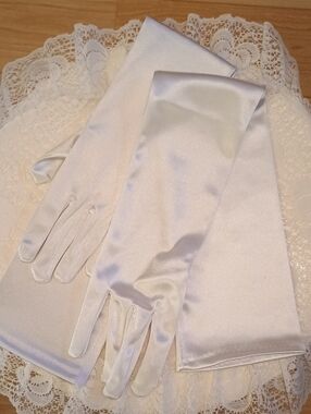 NWOT Long Satin Opera Gloves in Classic White
